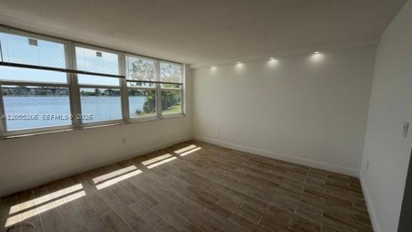 1660 NE 191st St #110-1, Unincorporated Dade County, Florida 33179, image 2