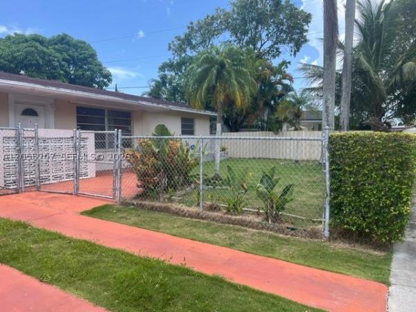 17861 SW 112th Pl, Unincorporated Dade County, Florida 33157, image 2