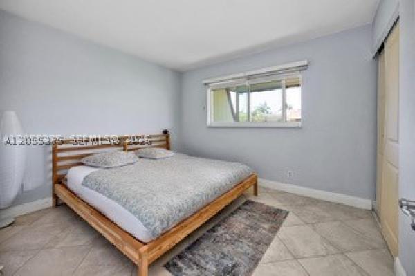 Villas Of Pinecrest, 6709 N Kendall Dr #219, Pinecrest, Florida 33156, image 3