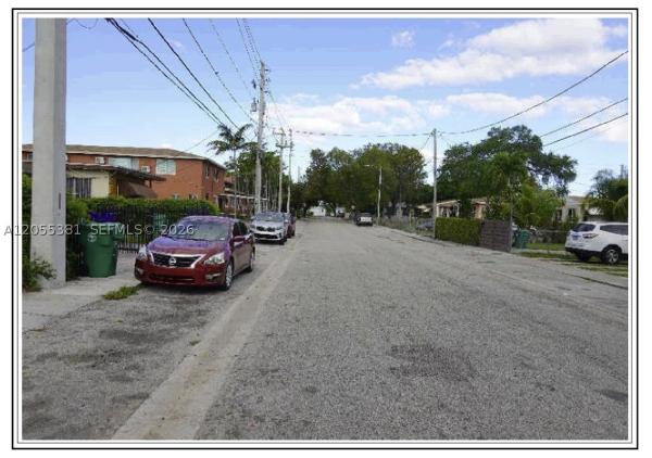 Bowling Green, 722 NW 53rd St, Miami, Florida 33127, image 3