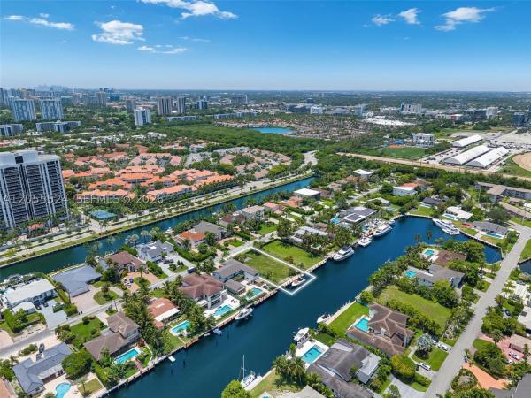 Golden Isles, 460 Holiday Dr, Hallandale Beach, Florida 33009, image 3