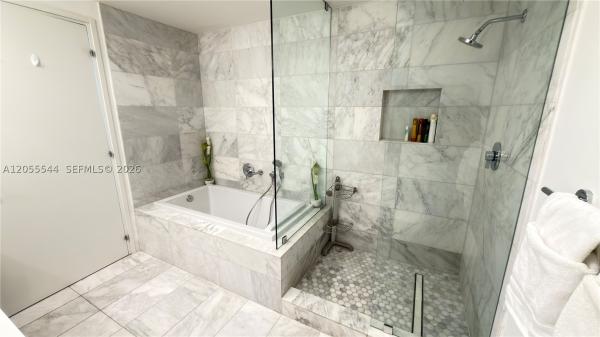 Tiffany House, 401 N Birch Rd #415, Fort Lauderdale, Florida 33304, image 3