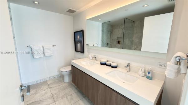 Tiffany House, 401 N Birch Rd #415, Fort Lauderdale, Florida 33304, image 2