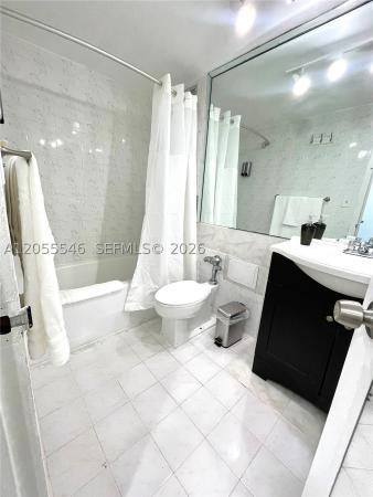 Castle Beach Club, 5445 Collins Ave #1515, Miami Beach, Florida 33140, image 3