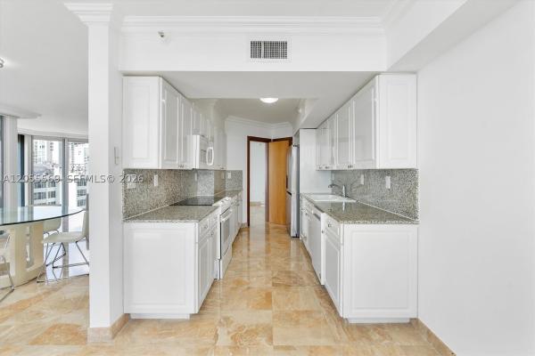 Sands Pointe, 16711 Collins Ave #1207, Sunny Isles Beach, Florida 33160, image 2