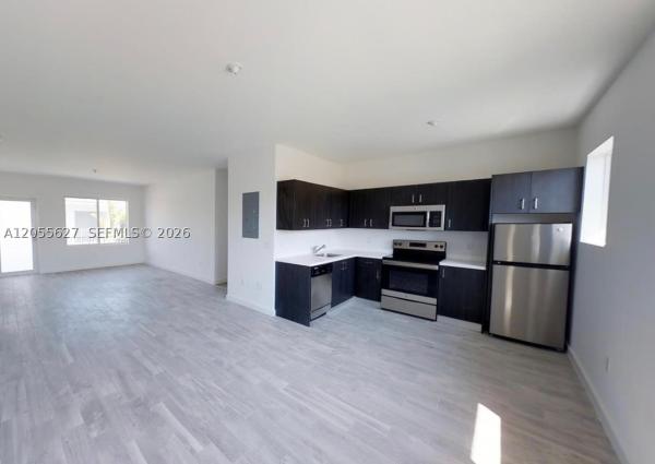 Tee Time, 321 S Shore Dr #12, Miami Beach, Florida 33141, image 2