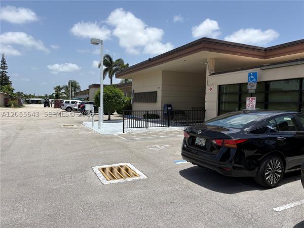 Oriole Gardens 1, 7305 NW 4th Pl #201, Margate, Florida 33063, image 2