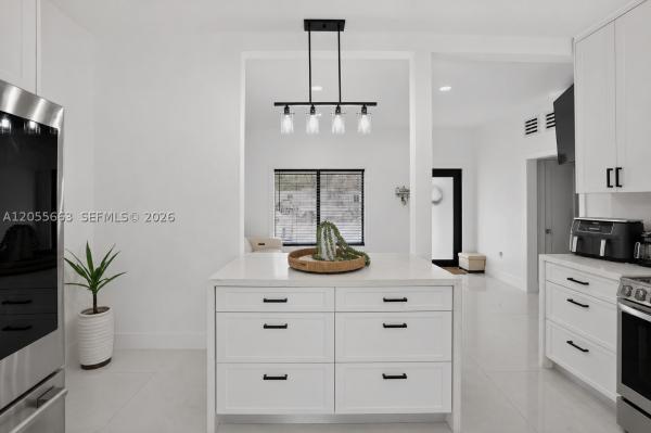 Sunkist Grove, 1220 NW 125th St, North Miami, Florida 33167, image 2