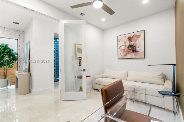 Victoria Skyloft, Fort Lauderdale, Florida 33304, image 3