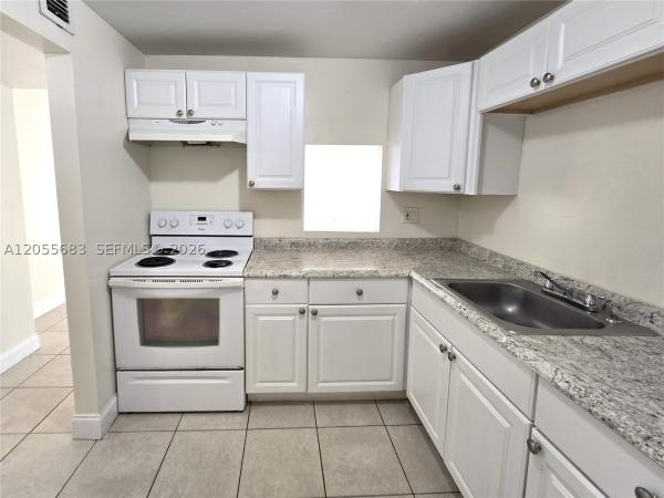 Heritage Circle, 4334 NW 9th Ave #9-1B, Deerfield Beach, Florida 33064, image 2
