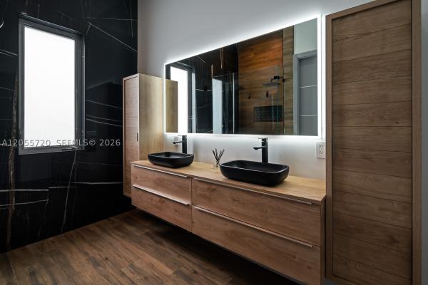 3073 Carter St, Miami, Florida 33133, image 2