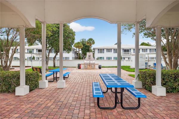 Imperial Point Colonnades, 2220 NE 68th St #1012, Fort Lauderdale, Florida 33308, image 1