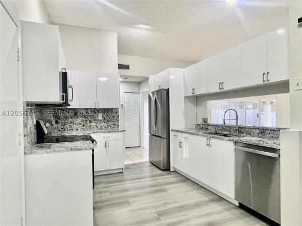 Patio Homes Of Doral Pines, 5508 NW 101st Ct, Doral, Florida 33178, image 2