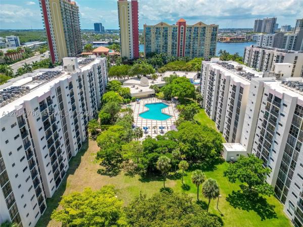 Plaza Of The Americas, 16919 N Bay Rd #821, Sunny Isles Beach, Florida 33160, image 1
