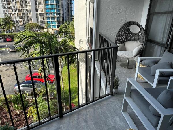 Oceanview Park, 800 Parkview Dr #412, Hallandale Beach, Florida 33009, image 1