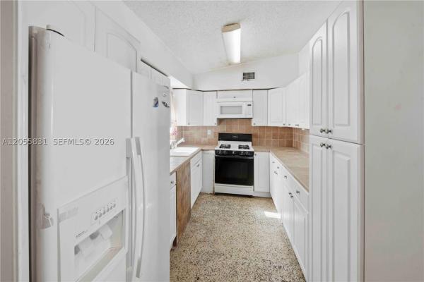Fulford By The Sea, 1869 NE 181st St, North Miami Beach, Florida 33162, image 2