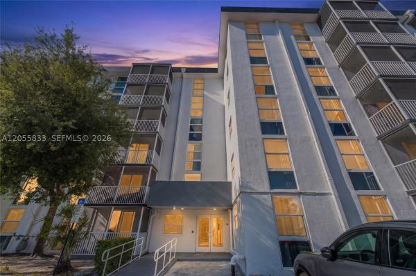 Woodside, 16851 NE 23rd Ave #A516, North Miami Beach, Florida 33160, image 2
