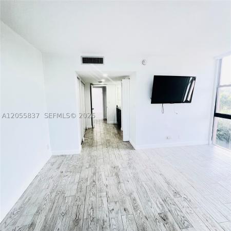Coronado Tower 3, 20379 W Country Club Dr #433, Aventura, Florida 33180, image 2