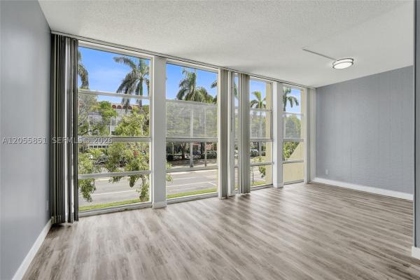 De Soto Park South, 2000 Atlantic Shores Blvd #207, Hallandale Beach, Florida 33009, image 2