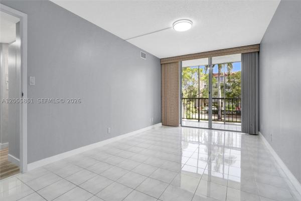 De Soto Park South, 2000 Atlantic Shores Blvd #207, Hallandale Beach, Florida 33009, image 1