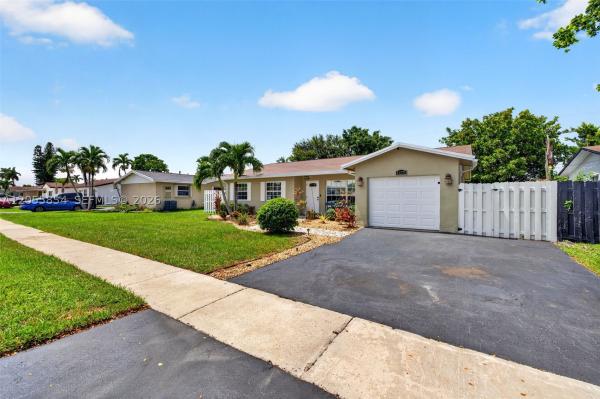 Sunrise Golf Village, 11371 NW 37th Pl, Sunrise, Florida 33323, image 3