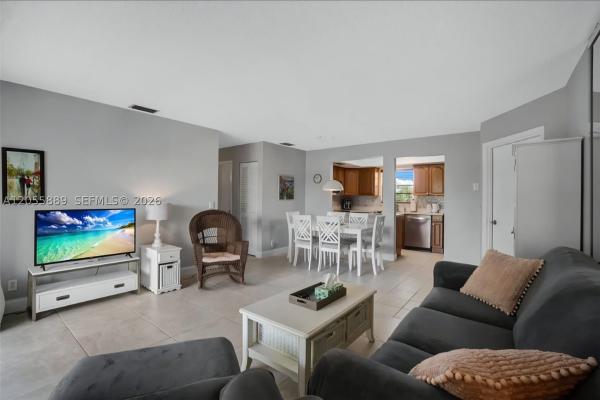 Four Sea Suns, 306 S Circle Dr S #203, Boynton Beach, Florida 33435, image 3