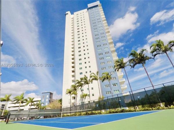One Fifty One At Biscayne, 14951 Royal Oaks Ln #409, North Miami, Florida 33181, image 3