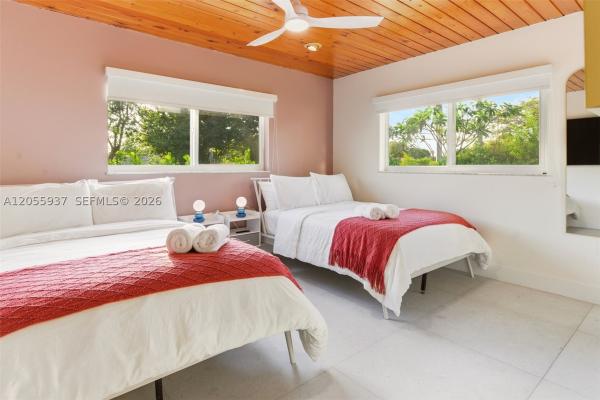 10795 SW 34th St, Unincorporated Dade County, Florida 33165, image 2