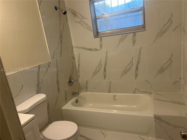 395 NE 112th St, Unincorporated Dade County, Florida 33161, image 3