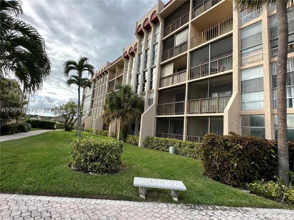 De Soto Park South, 2000 Atlantic Shores Blvd #404, Hallandale Beach, Florida 33009, image 1