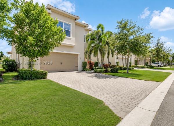 Parkview At Hillcrest, 4729 Greenway Dr, Hollywood, Florida 33021, image 2