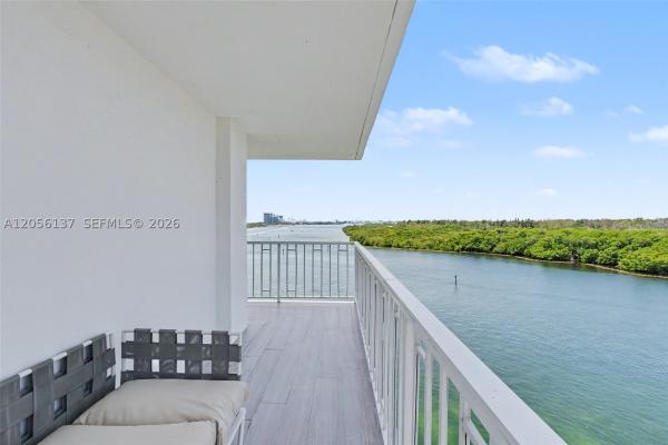 Arlen House West, 500 Bayview Dr #822, Sunny Isles Beach, Florida 33160, image 3