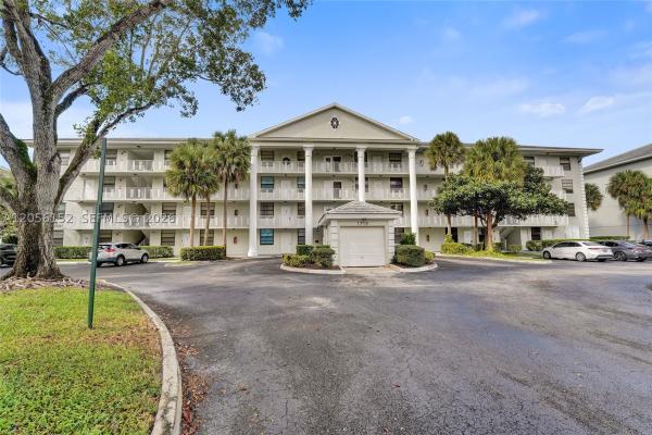 Whitehall 2 Of Pine Island Ridge, 1713 Whitehall Dr #304, Davie, Florida 33324, image 3