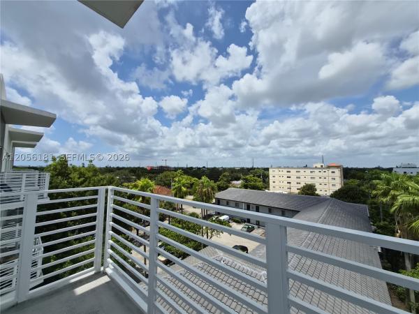 Aesthetic Apartments, 1938 Jackson St #502, Hollywood, Florida 33020, image 1