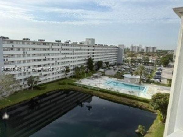 1770 NE 191st St #808-1, Unincorporated Dade County, Florida 33179, image 3