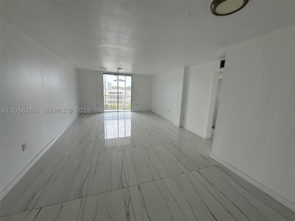 1700 NE 191st St #510, Unincorporated Dade County, Florida 33179, image 2