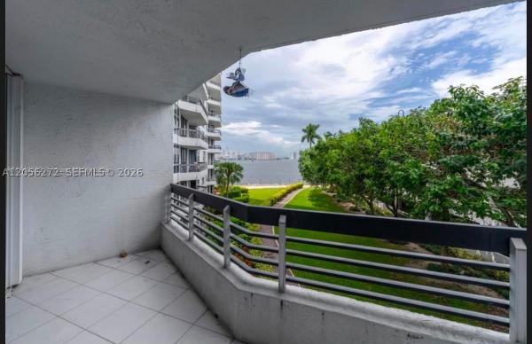 Mystic Pointe Tower 200, 19101 NE 36th Ct #304, Aventura, Florida 33180, image 1