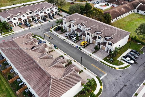 Azalea Isle, 5514 NW 27th St, Lauderhill, Florida 33313, image 3
