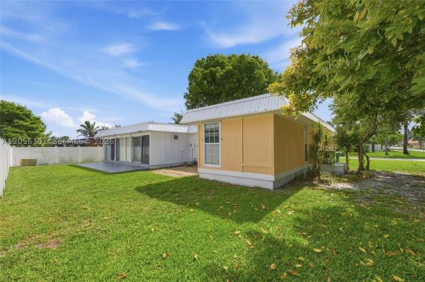 Vanguard Village 15, Tamarac, Florida 33321, image 2