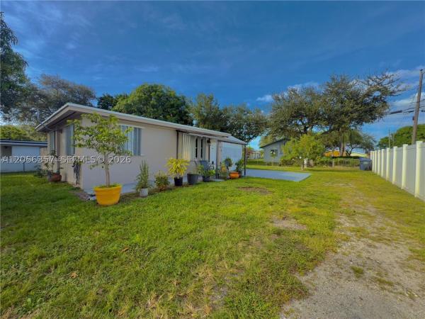 Hollywood Beach Heights, 6137 Garfield St, Hollywood, Florida 33024, image 2