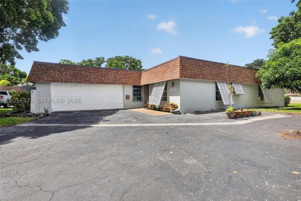 18808 W Lake Dr, Hialeah, Florida 33015, image 3