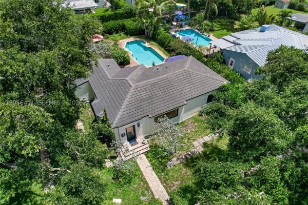 Dunnings Miami Shores, 101 NE 107th St, Miami Shores, Florida 33161, image 1