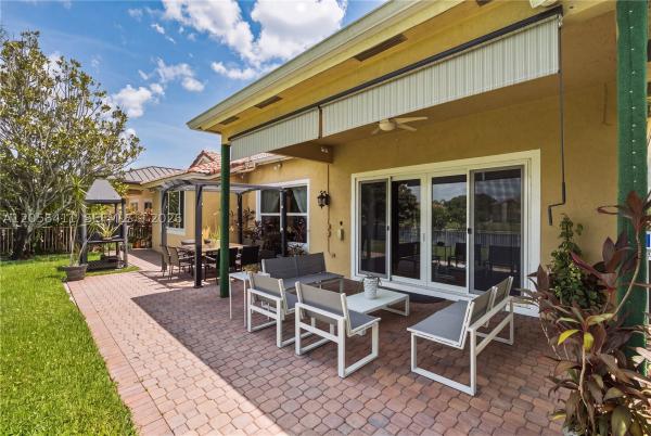 Heron Cay, 1032 NW 139th Ter, Pembroke Pines, Florida 33028, image 1