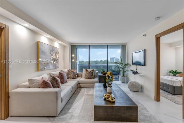 Waterview 1, 20505 E Country Club Dr #532, Aventura, Florida 33180, image 1