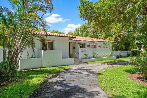 Coral Gables Country Club, 1540 Dorado Ave, Coral Gables, Florida 33146, image 2