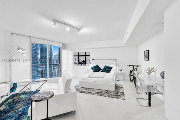 Icon Brickell Tower 1, 475 Brickell Ave #2708, Miami, Florida 33131, image 3