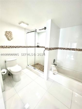 Lindal, 200 Golden Isles Dr #206, Hallandale Beach, Florida 33009, image 1