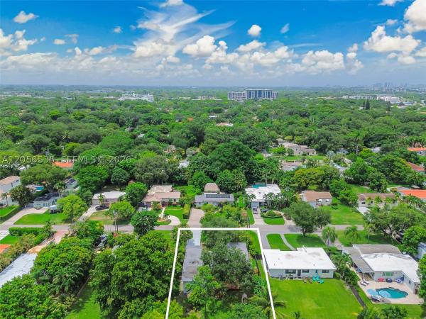Biscayne Lawn, 1012 NE 116th St, Biscayne Park, Florida 33161, image 2