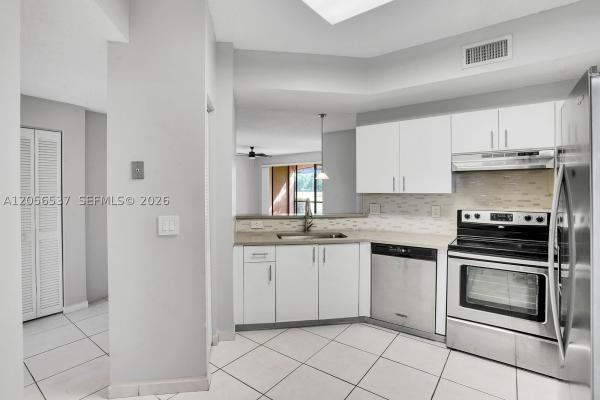 Las Verdes, 401 SW 158th Ter #105, Pembroke Pines, Florida 33027, image 2