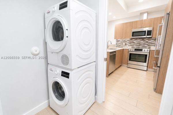 D Gems, 619 Meridian Ave #4, Miami Beach, Florida 33139, image 1